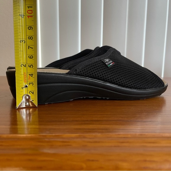 Fly Flot Mesh Slip On Mule Sandals Black Size 8 - Picture 12 of 12